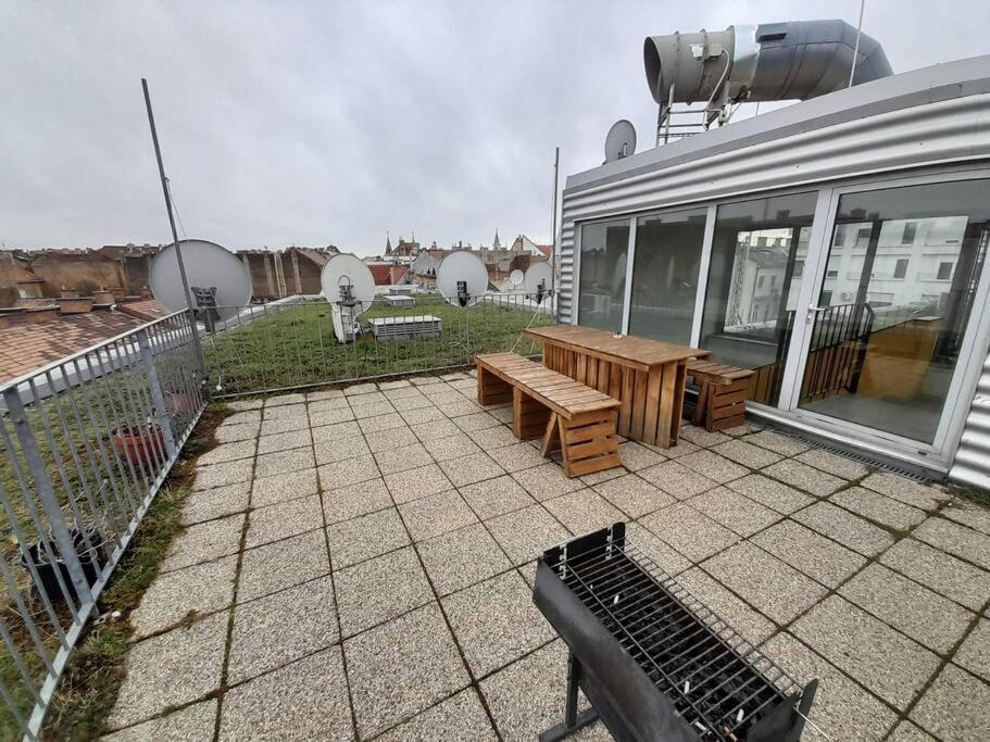 Lovely Apartment In City Centre For 4 Guests Budapeste Exterior foto