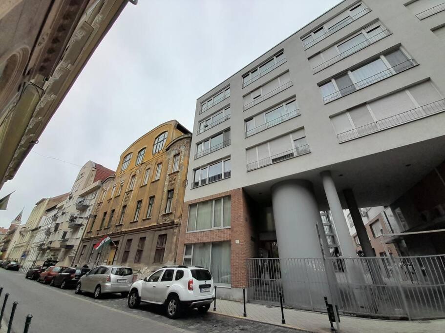 Lovely Apartment In City Centre For 4 Guests Budapeste Exterior foto