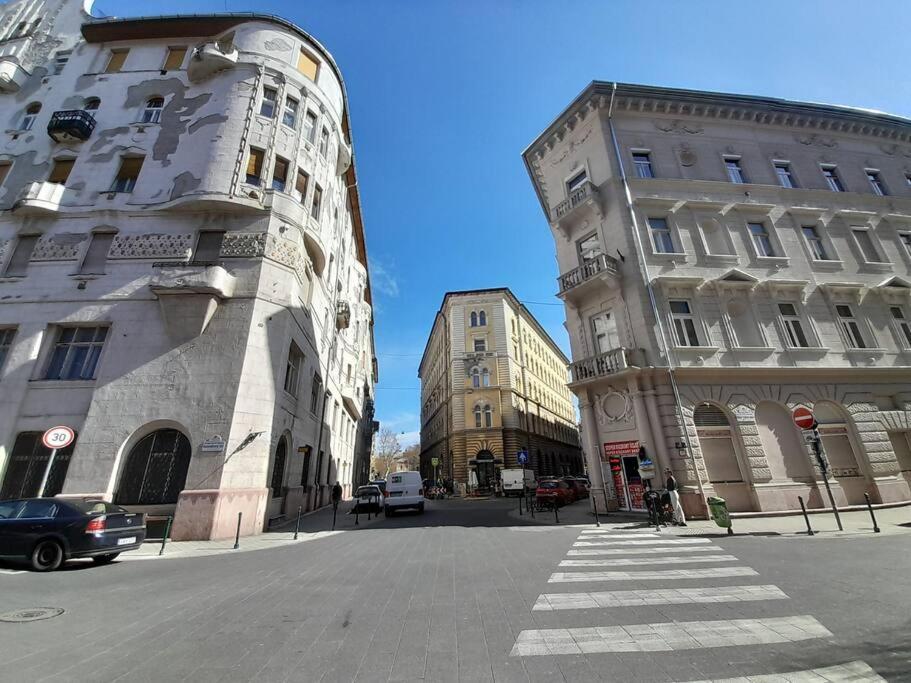 Lovely Apartment In City Centre For 4 Guests Budapeste Exterior foto