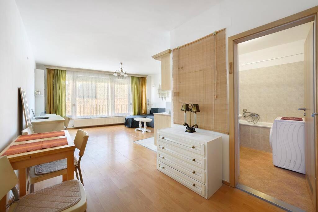 Lovely Apartment In City Centre For 4 Guests Budapeste Exterior foto