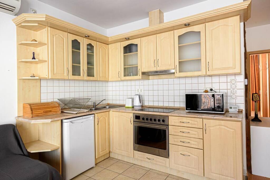 Lovely Apartment In City Centre For 4 Guests Budapeste Exterior foto