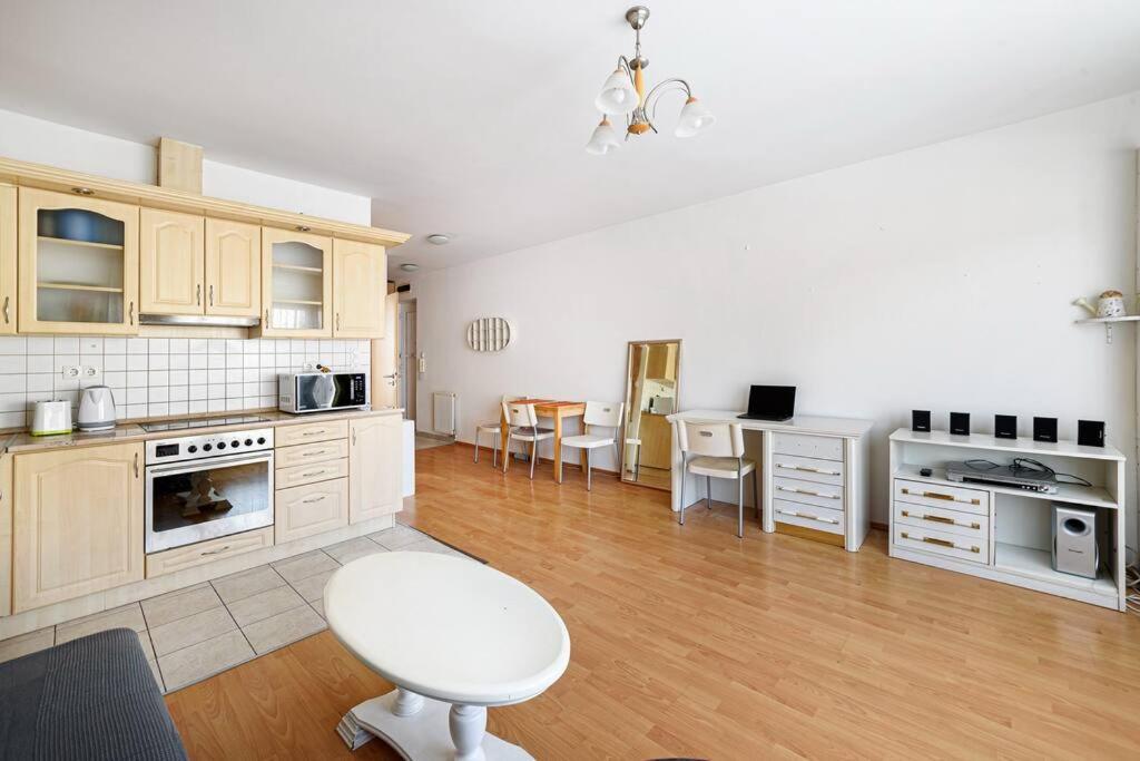 Lovely Apartment In City Centre For 4 Guests Budapeste Exterior foto