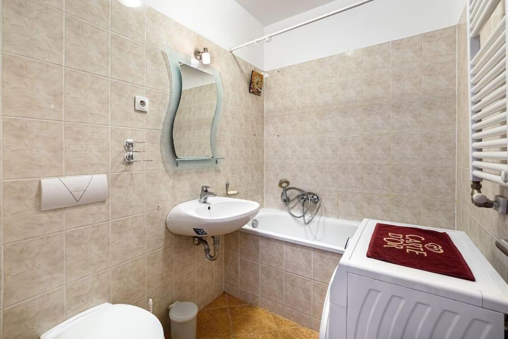 Lovely Apartment In City Centre For 4 Guests Budapeste Exterior foto