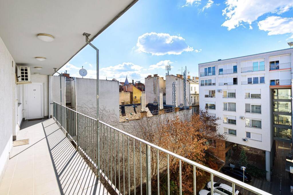 Lovely Apartment In City Centre For 4 Guests Budapeste Exterior foto