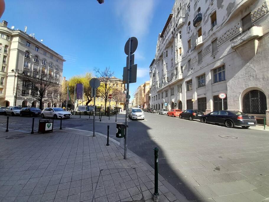 Lovely Apartment In City Centre For 4 Guests Budapeste Exterior foto